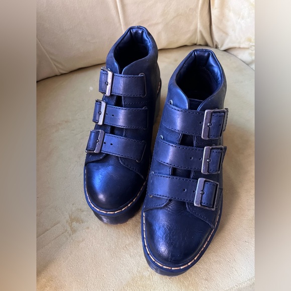 Doc Martens Coppola Wyoming leather heeled ankle boots bootie - size 6. - Picture 5 of 6